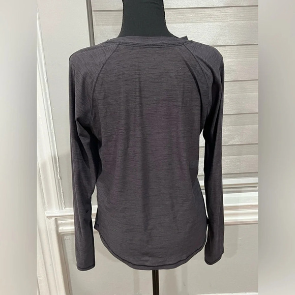 Old Navy workout top - Picture 4 of 5